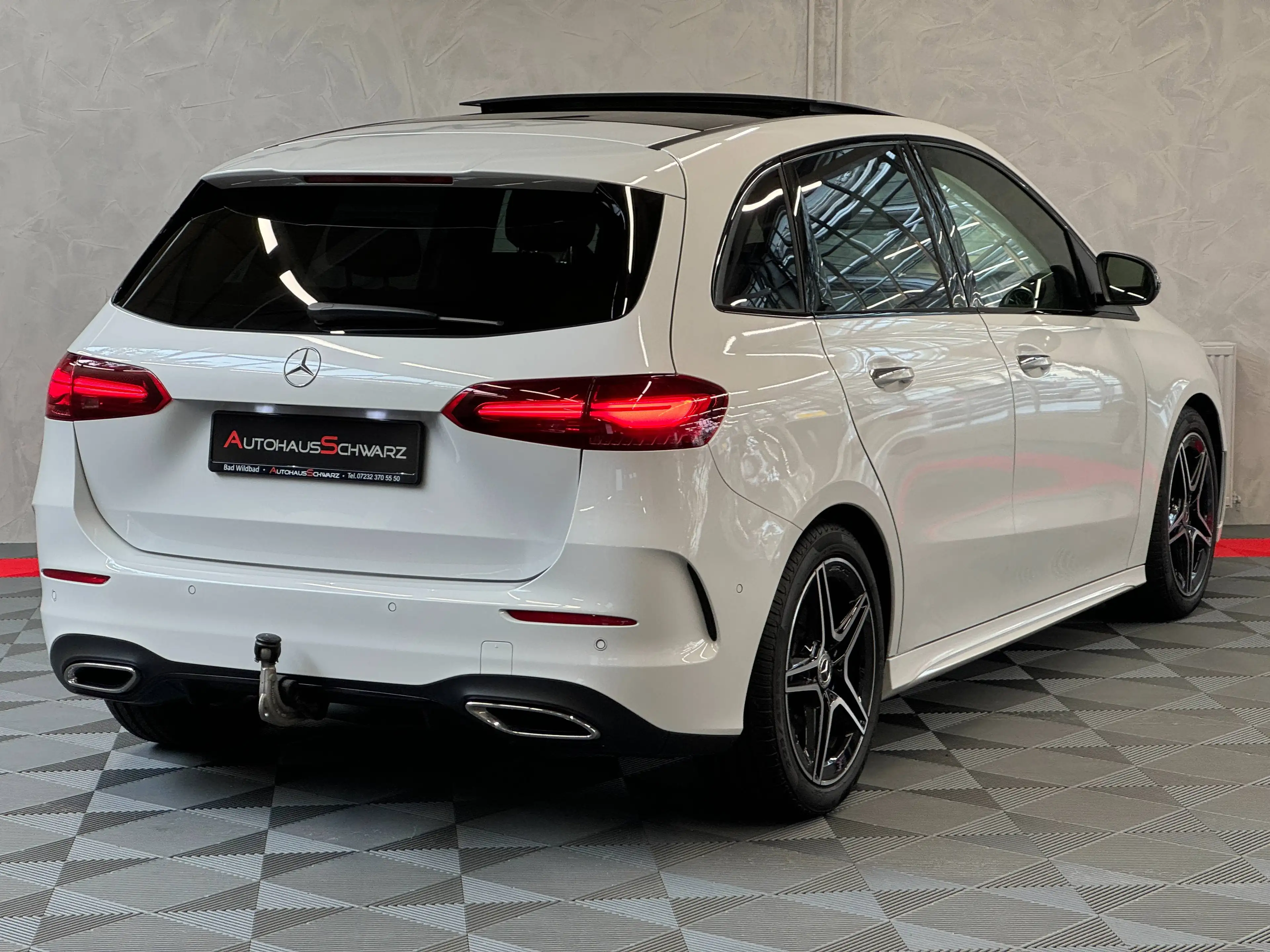 Mercedes-Benz B 220 B 220d AMG Pano AHK Wide Night StdHeiz Kamera — photo 7