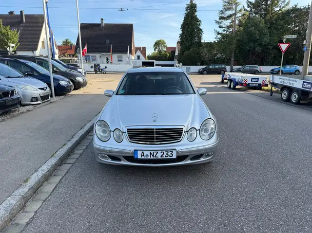 Mercedes-Benz E 270 E 270 CDI (211.016)