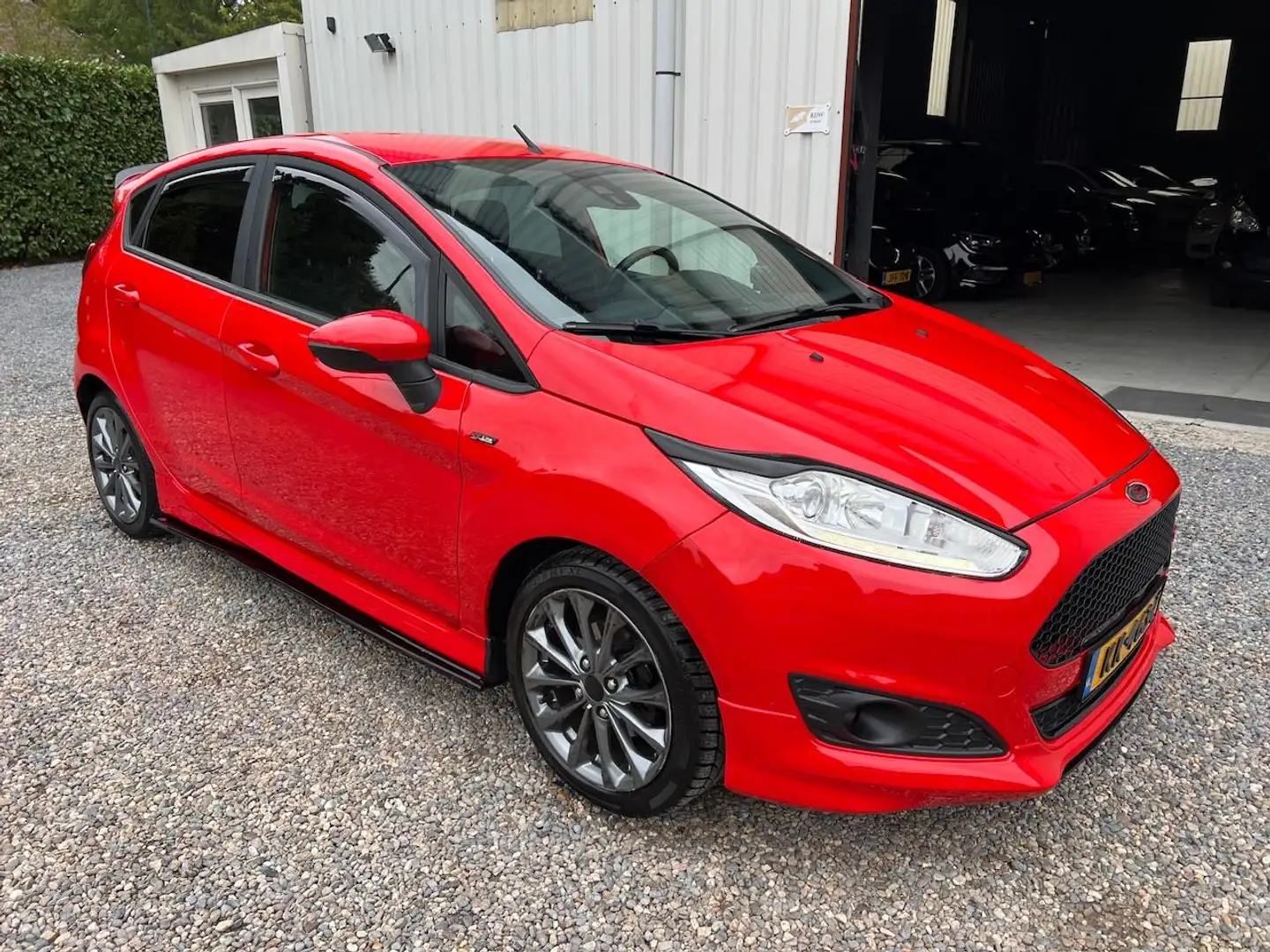 Ford Fiesta 1.0 EcoBoost ST Line XENON.TUNING.NAVI.NAP! Rouge - 2