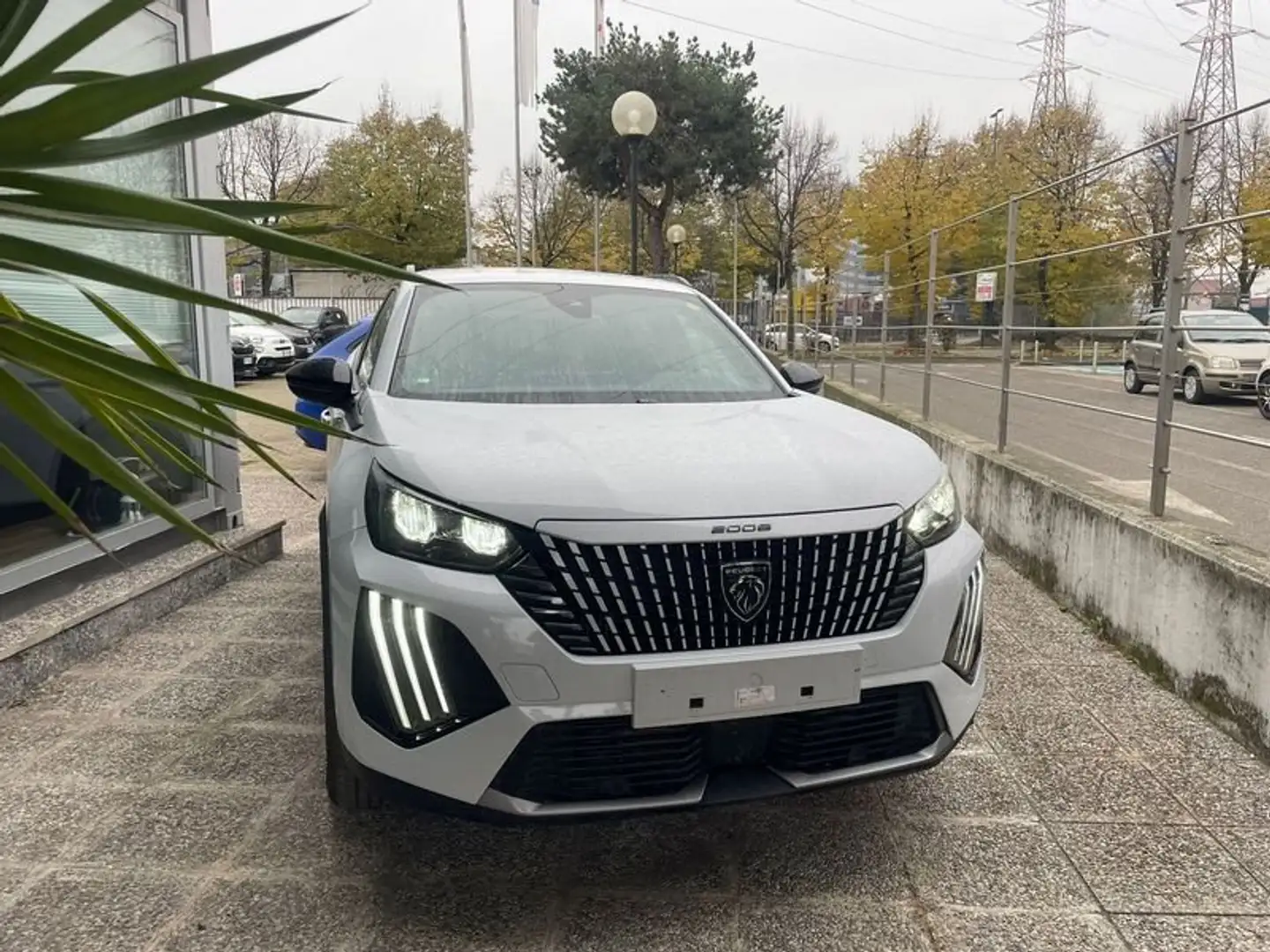 Peugeot 2008 PureTech 130 S&S EAT8 Allure "COLORI GRIGIO NERO Bianco - 2