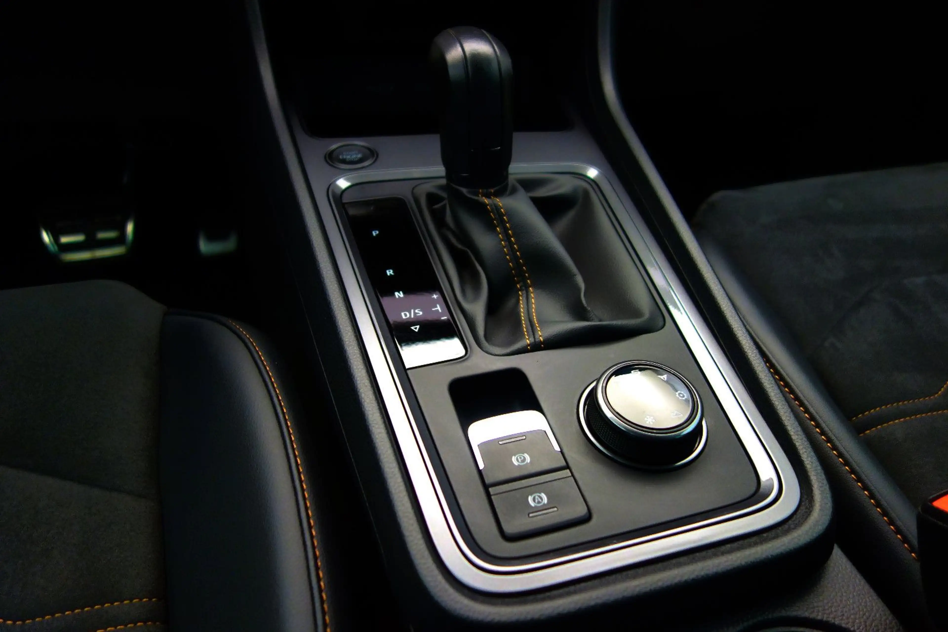 CUPRA Ateca VZ 4Drive 360°+FULL LINK+LED+ALCANTARA — photo 17