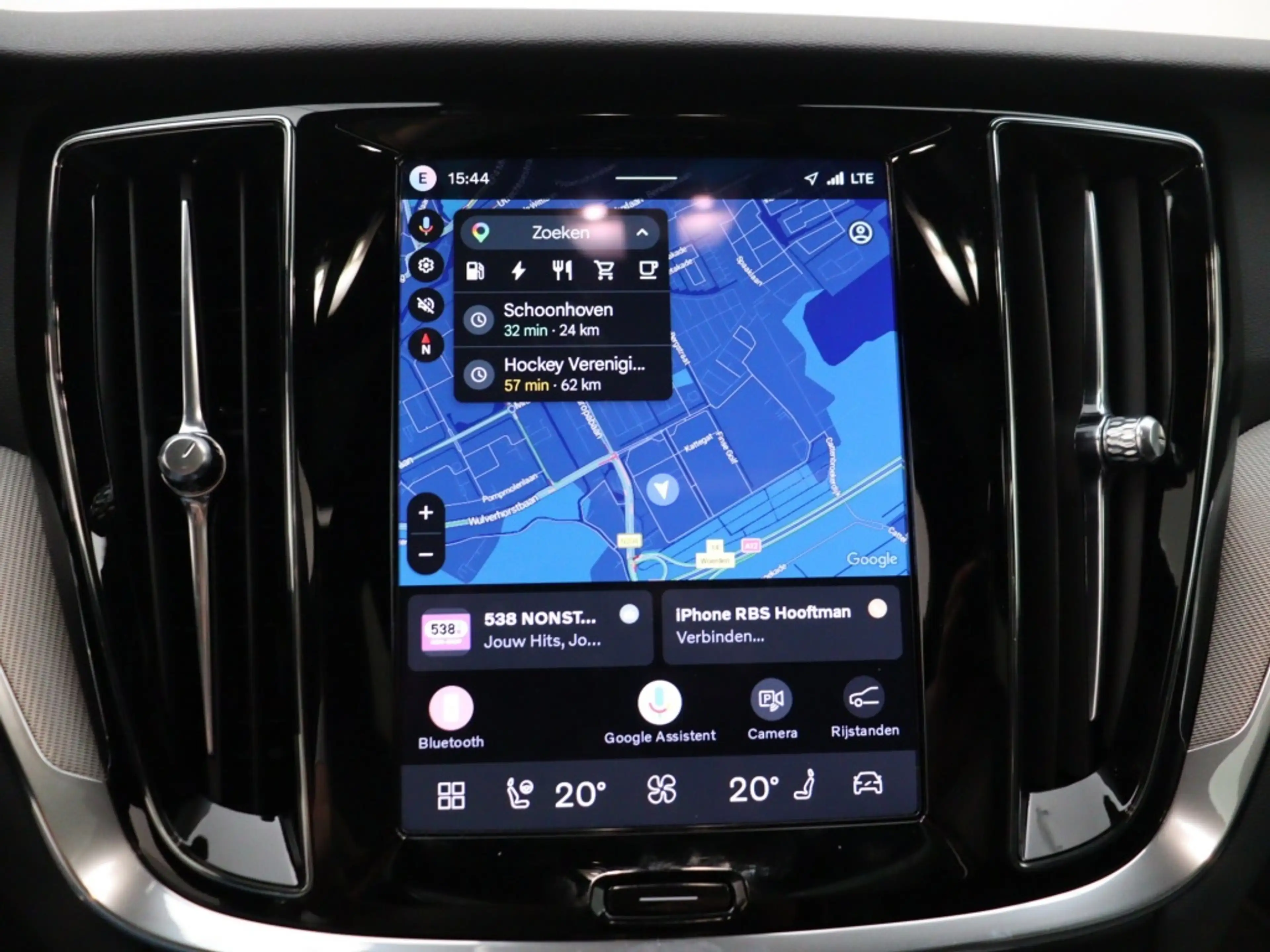 Volvo V60 T6 PLUG-IN HYBRID SPORT ED. PLUS DARK 360GR CAM SC — photo 13