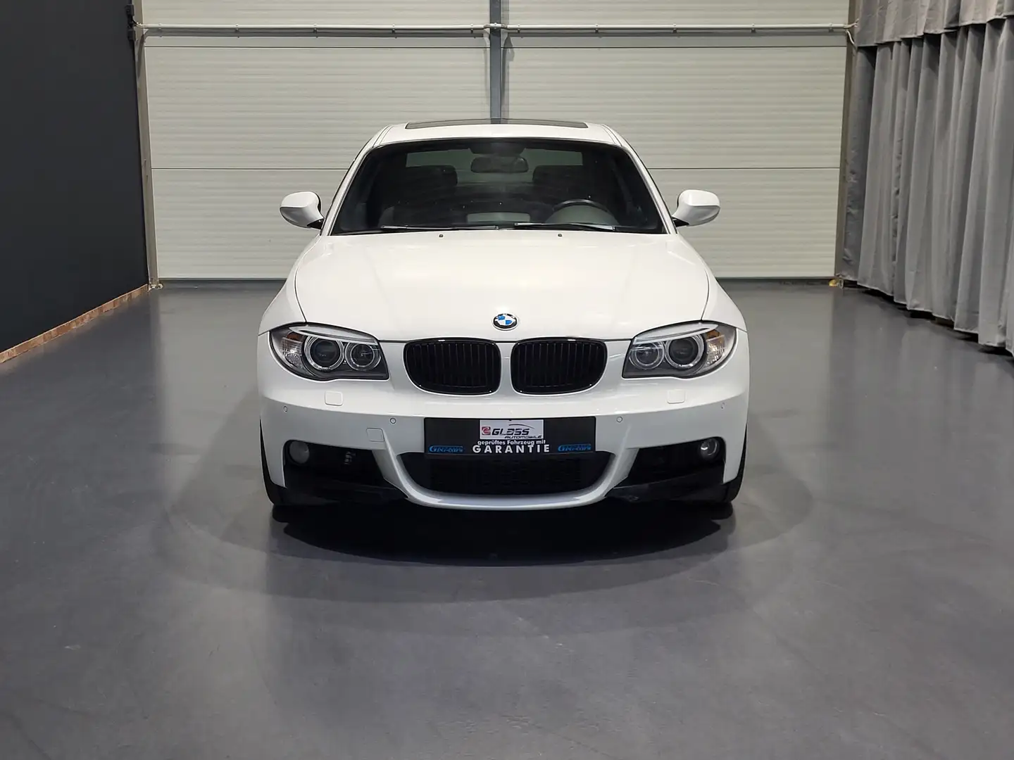 BMW 120 d M-Sport *Navi| Xenon| PDC| Glasdach* Weiß - 2