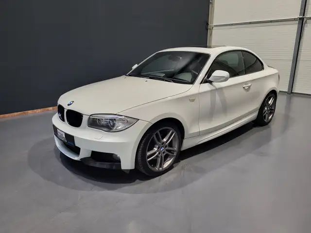 BMW 120 d M-Sport *Navi| Xenon| PDC| Glasdach*