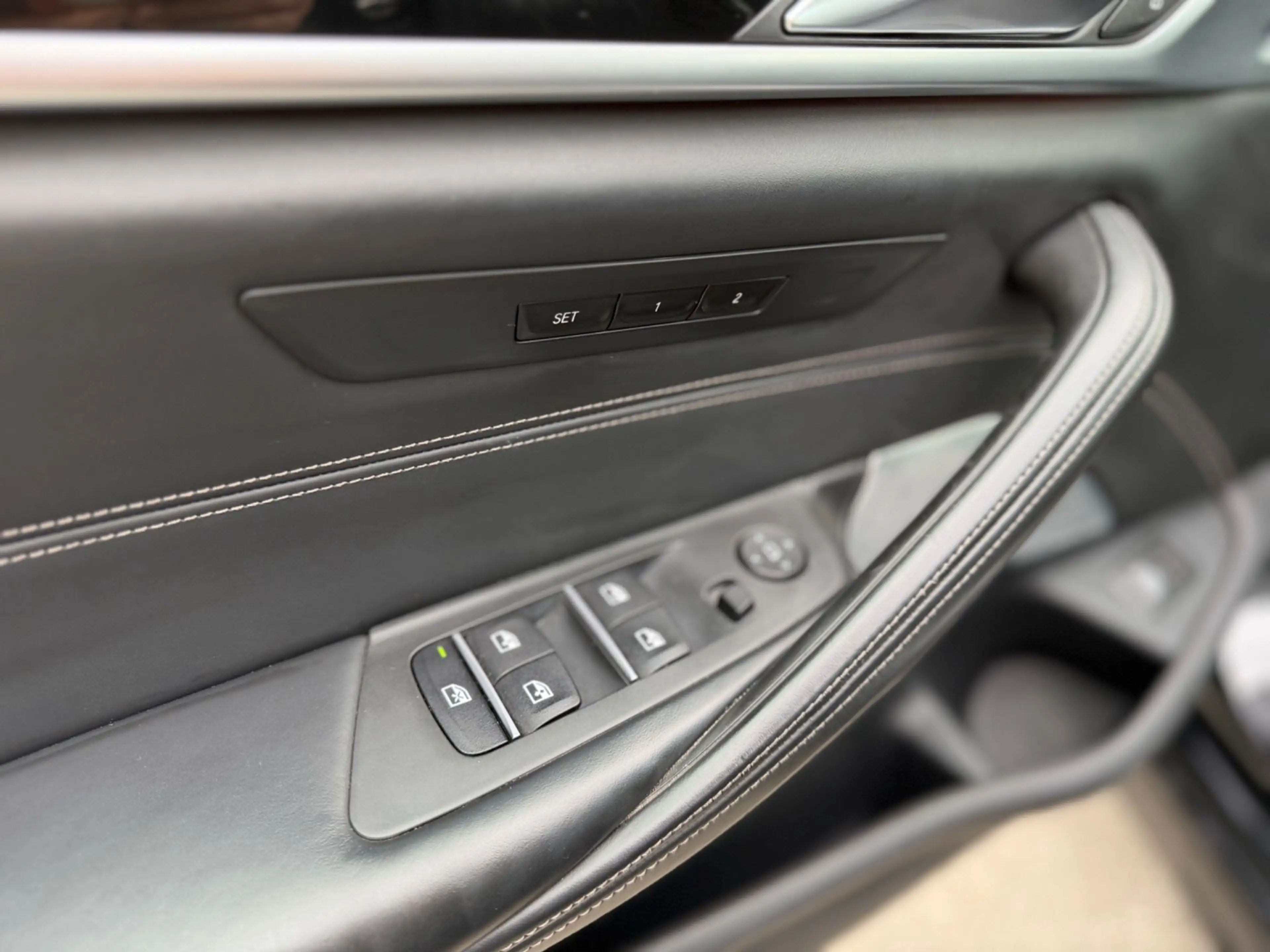 BMW M550 5er-Reihe Allrad (G30)  xDrive Aut. B&W / Glasdac — photo 11