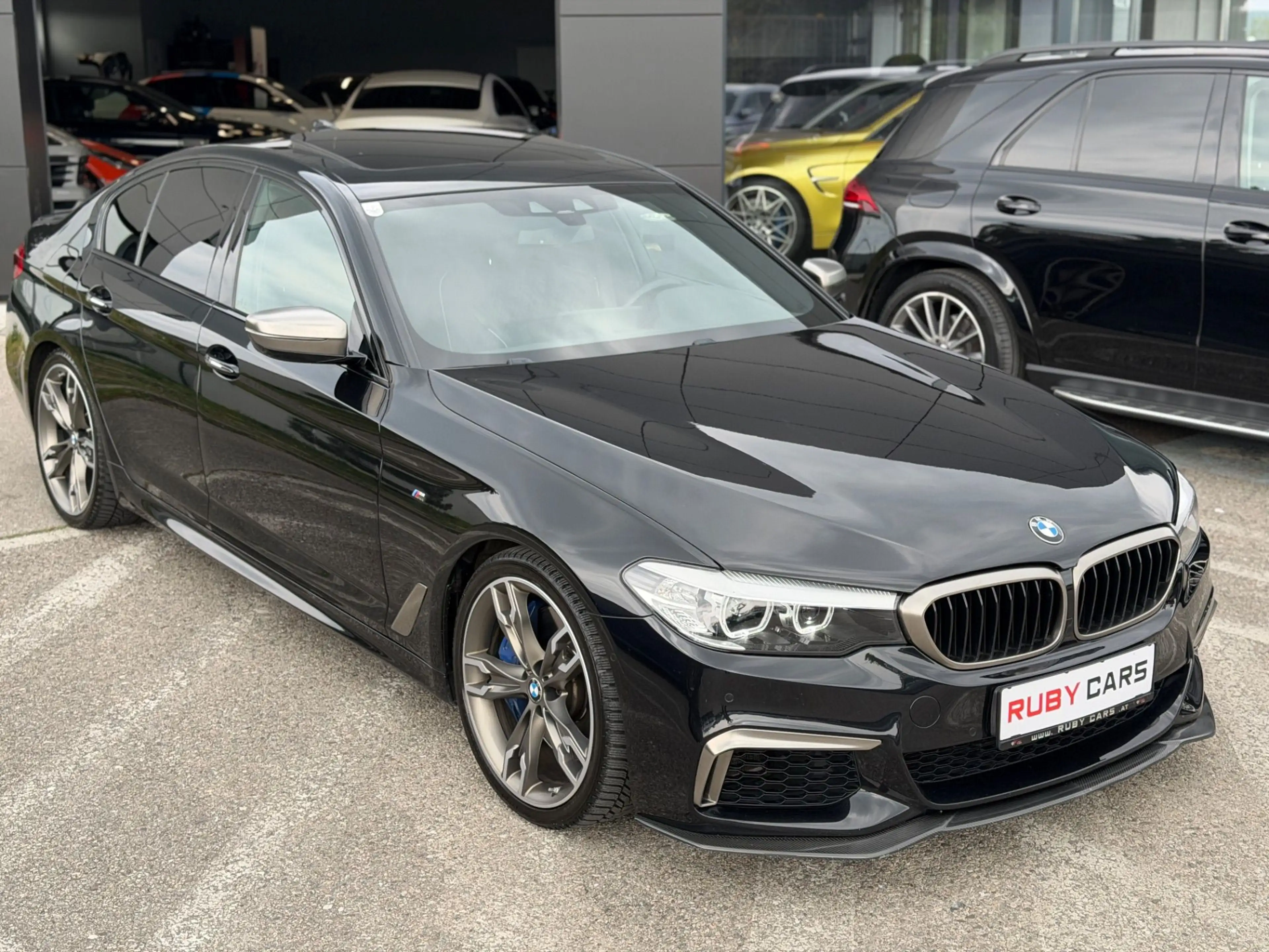 BMW M550 5er-Reihe Allrad (G30)  xDrive Aut. B&W / Glasdac — photo 3
