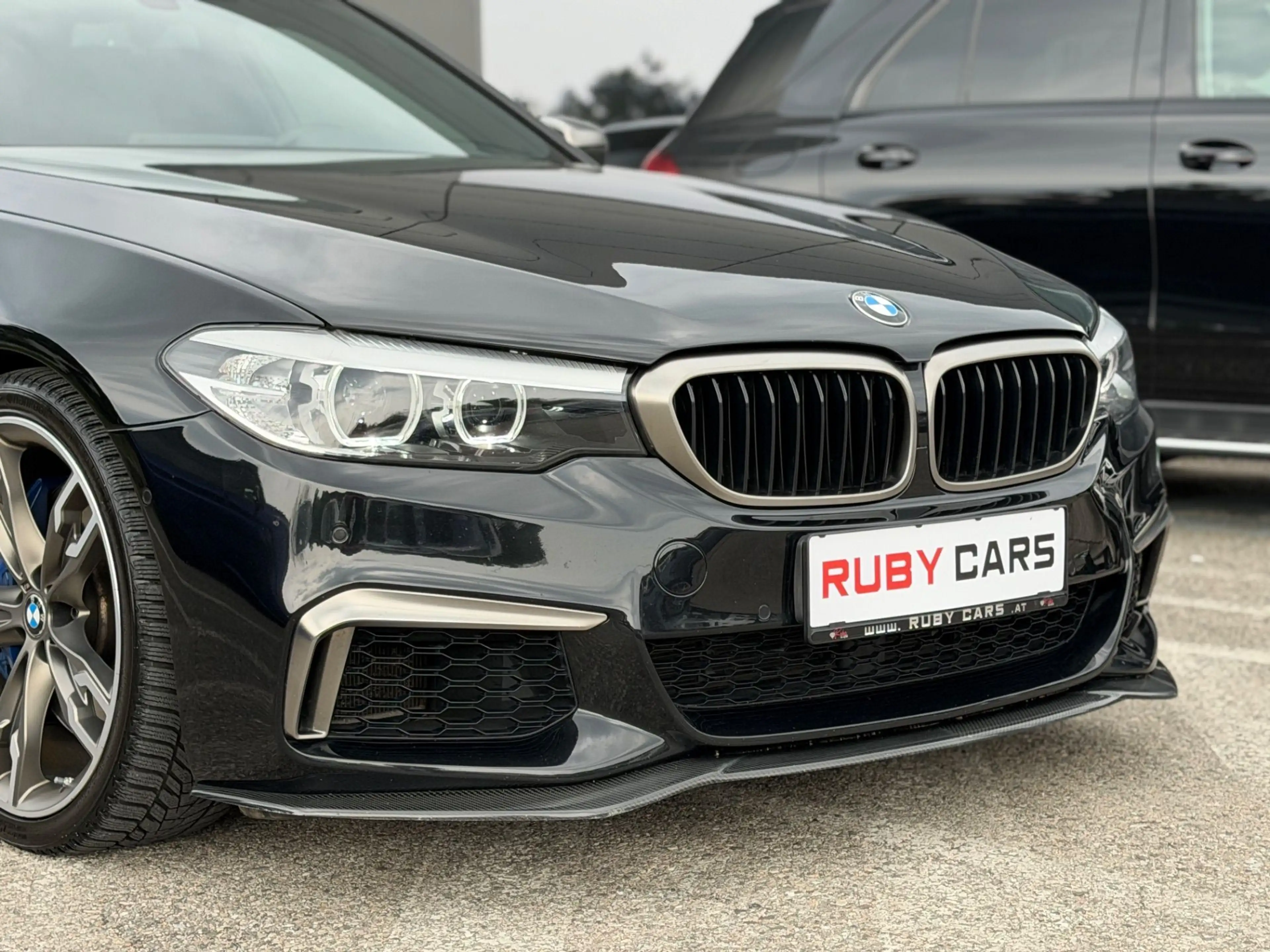 BMW M550 5er-Reihe Allrad (G30)  xDrive Aut. B&W / Glasdac — photo 4
