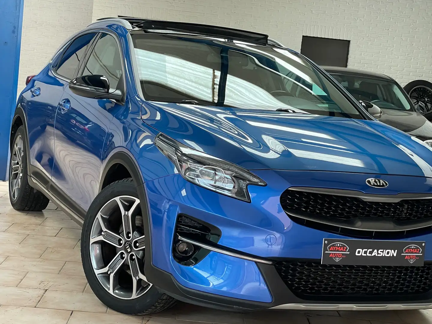 Kia XCeed 1.6 CRDi / TOIT PANORAMIQUE / APPEL CARPLAY / Modrá - 2