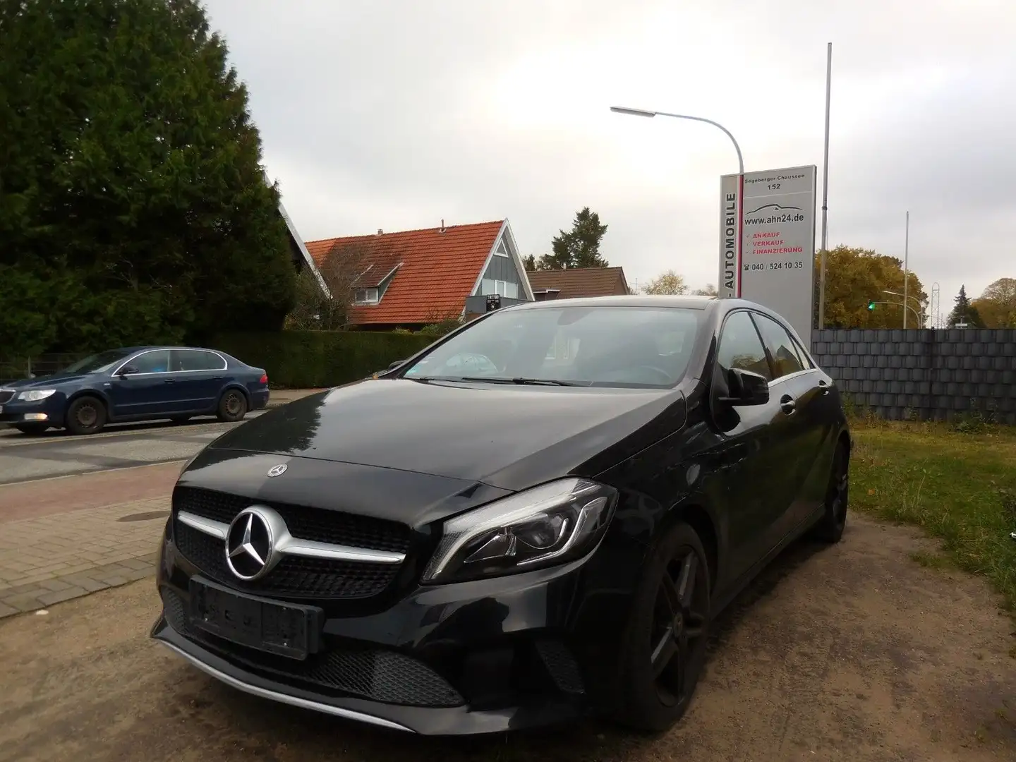 Mercedes-Benz A 180 Aut.BlueEfficiency.Urban.LED.Navi.Kamera Noir - 2