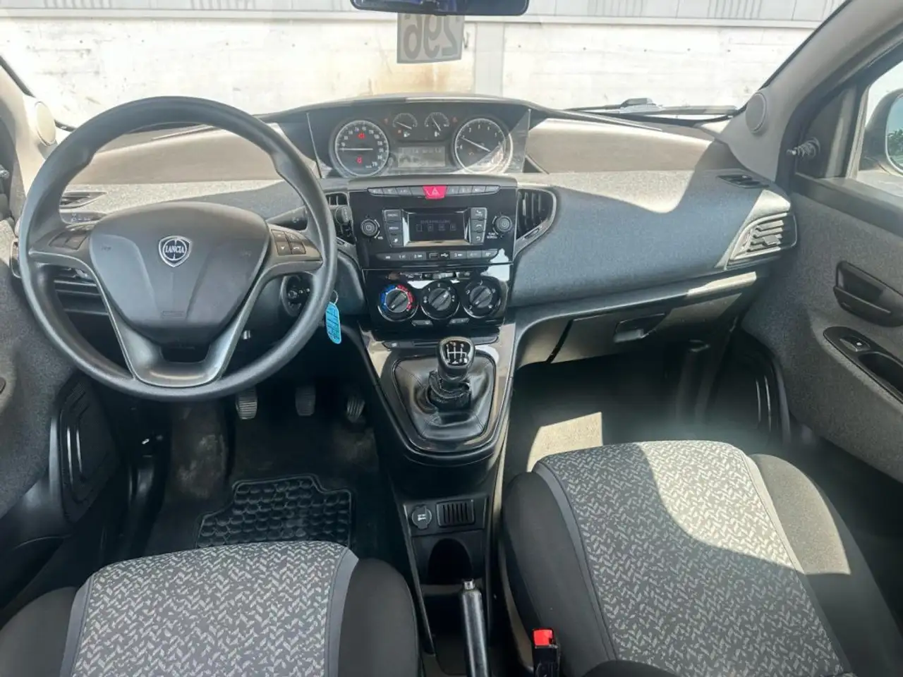 Lancia Ypsilon 2022 — фото 8