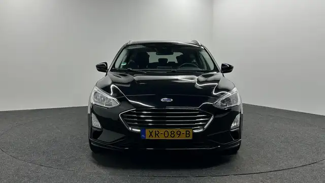 Ford Focus view 12