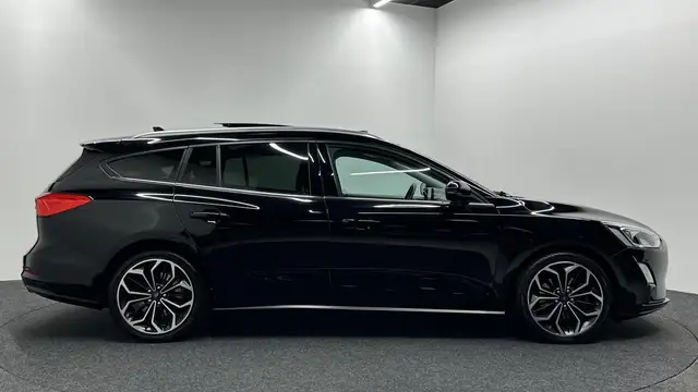 Ford Focus view 14