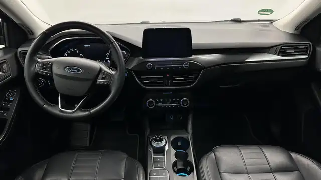 Ford Focus view 3