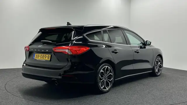 Ford Focus view 2