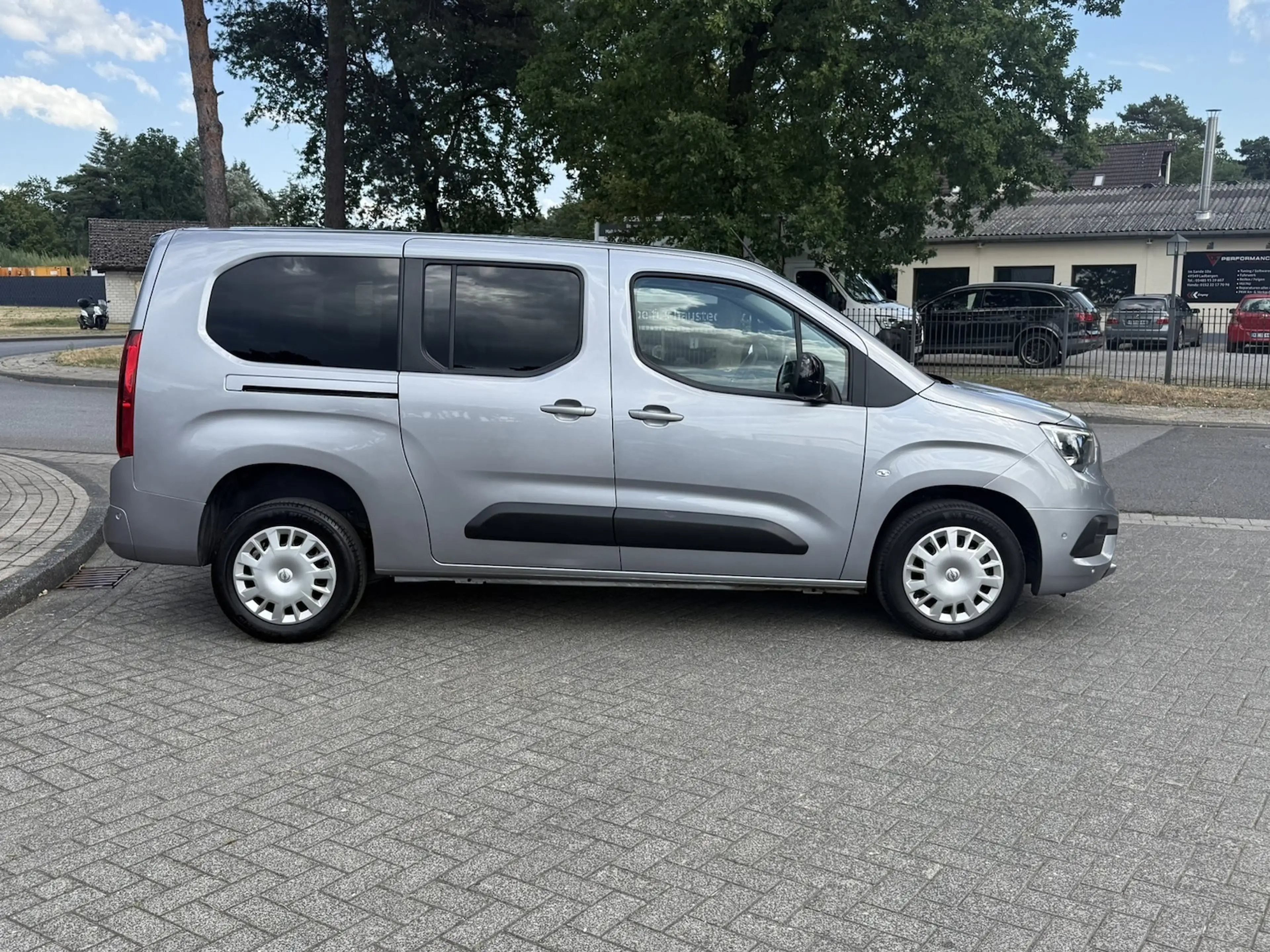 Opel Combo Life Elegance XL, Rollstuhlumbau, Automatik, Kamera — photo 8