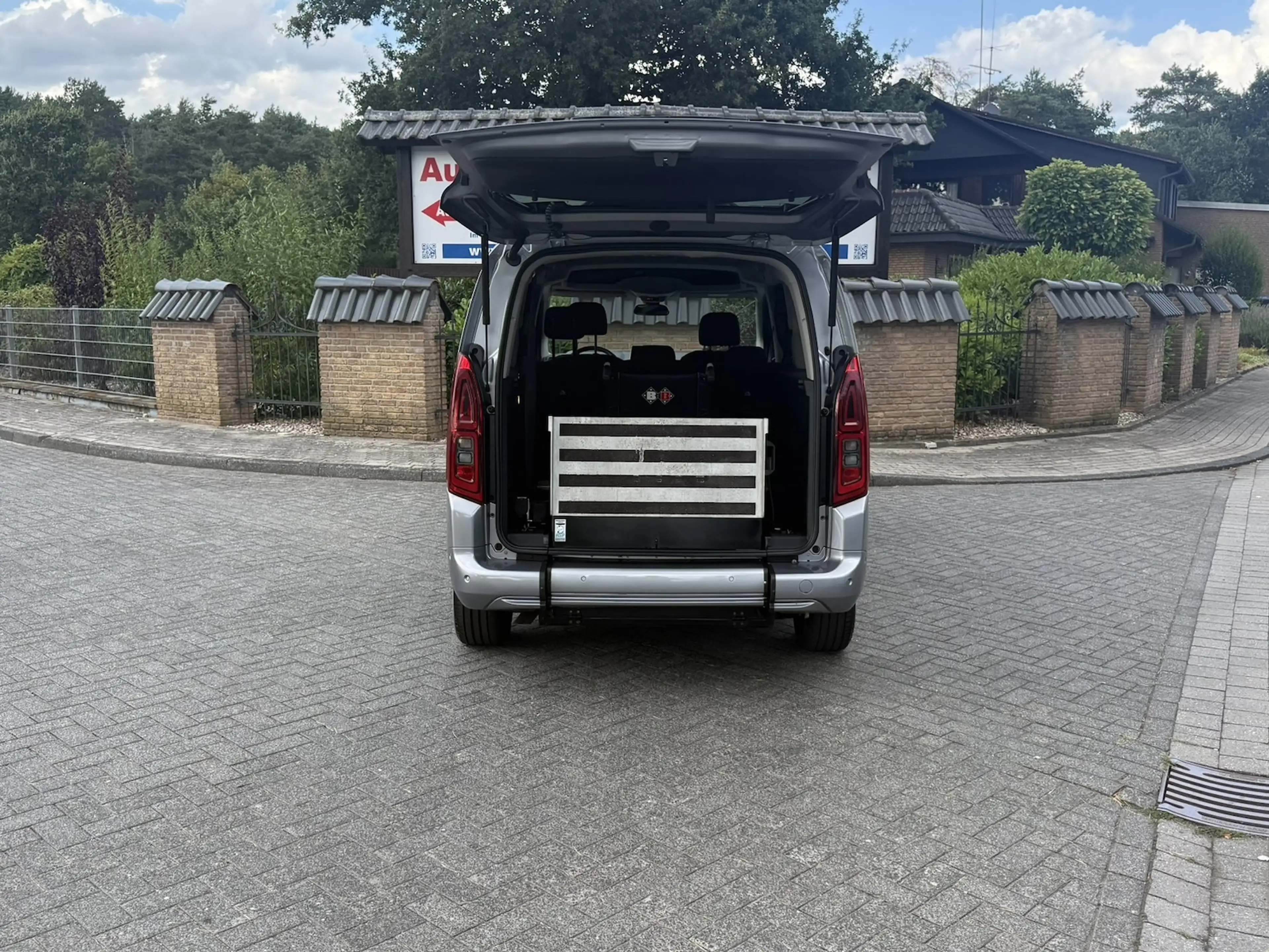 Opel Combo Life Elegance XL, Rollstuhlumbau, Automatik, Kamera — photo 15