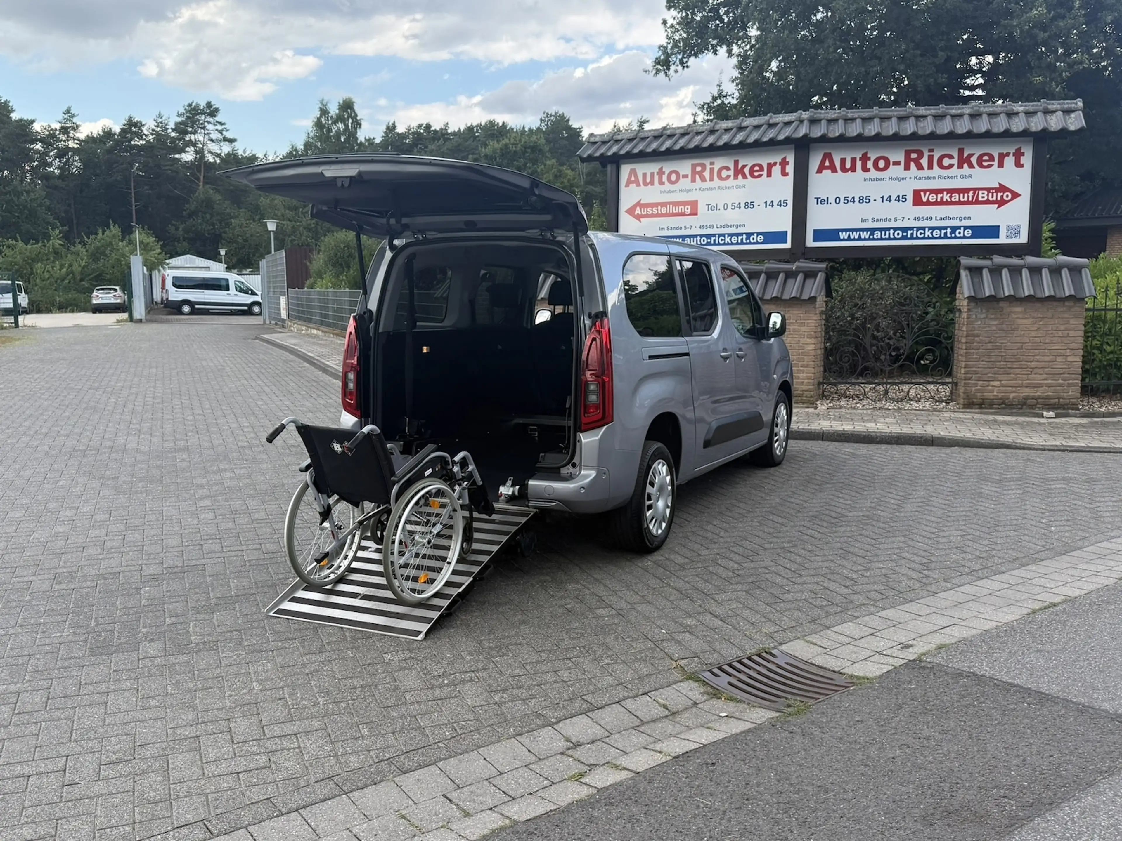 Opel Combo Life Elegance XL, Rollstuhlumbau, Automatik, Kamera