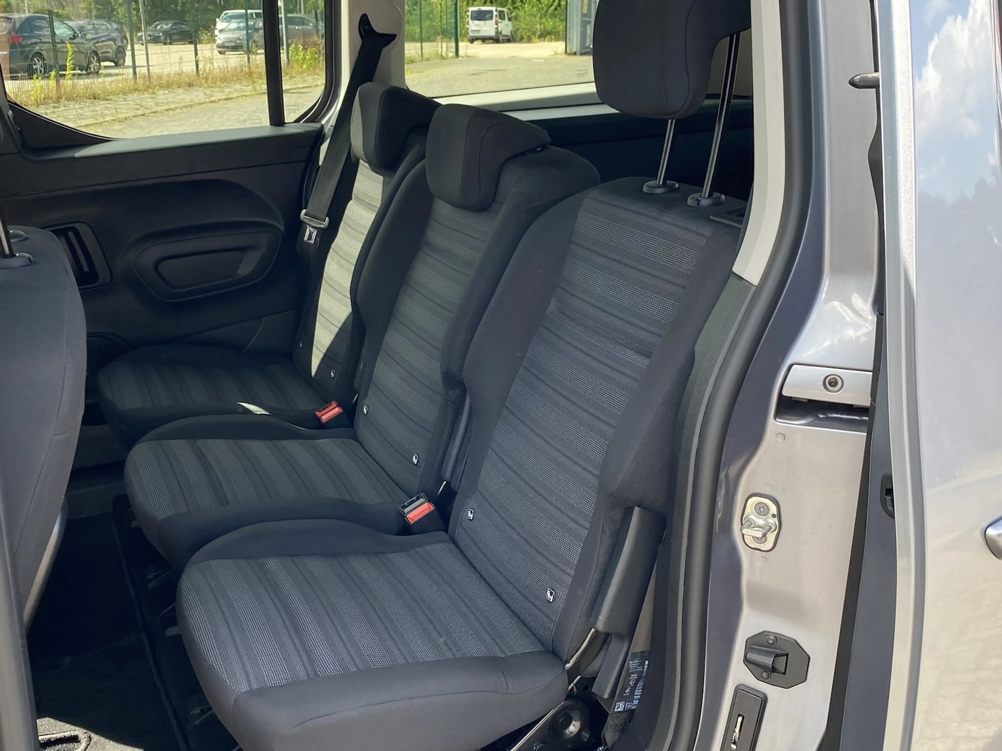 Opel Combo Life Elegance XL, Rollstuhlumbau, Automatik, Kamera — photo 12