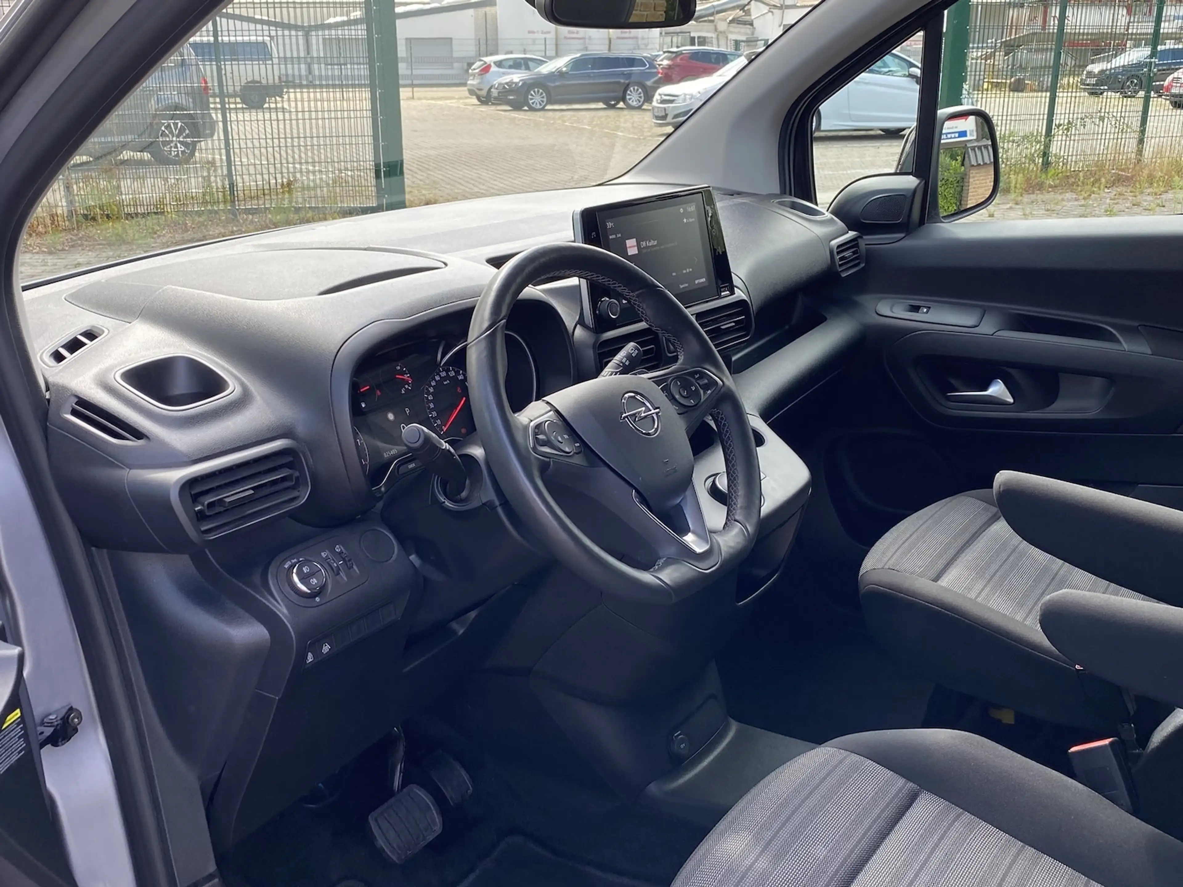 Opel Combo Life Elegance XL, Rollstuhlumbau, Automatik, Kamera — photo 11