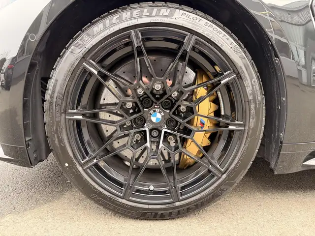 BMW M3 view 5