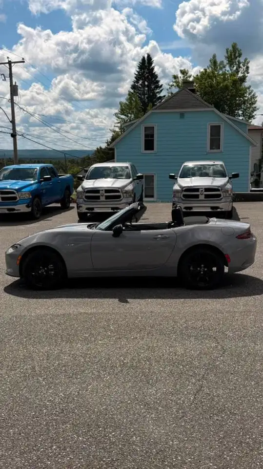 Mazda MX-5 Miata photo Mazda MX-5 Miata