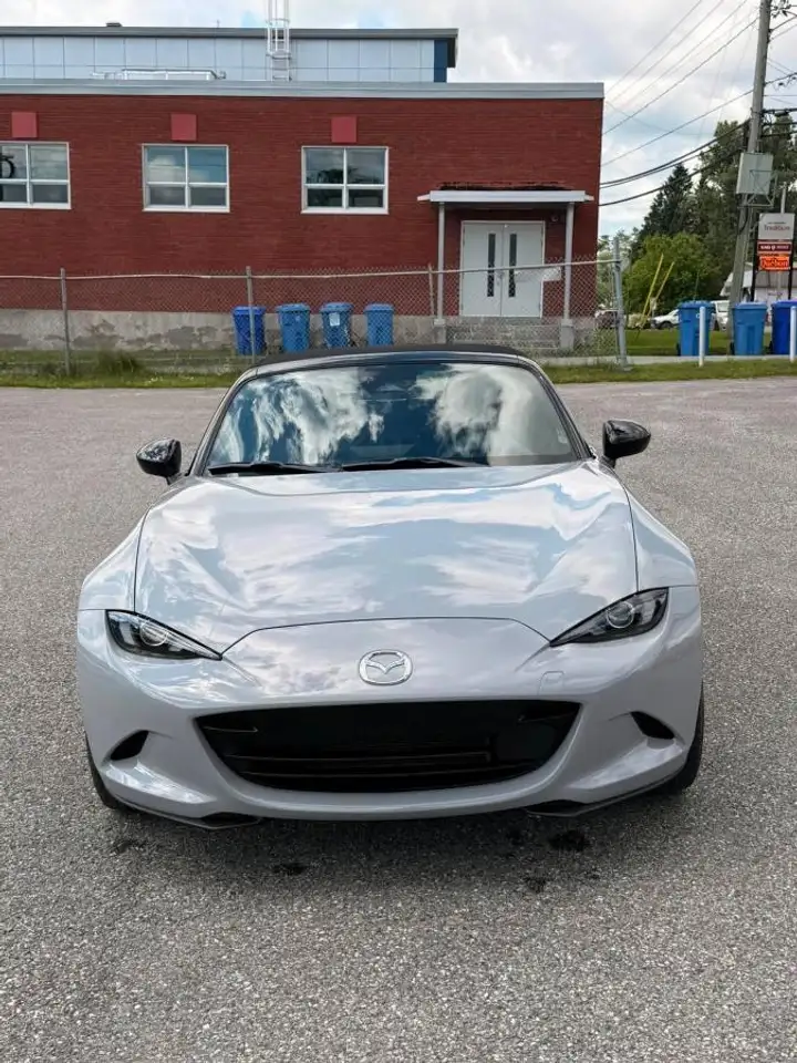 Mazda MX-5 Miata photo Mazda MX-5 Miata