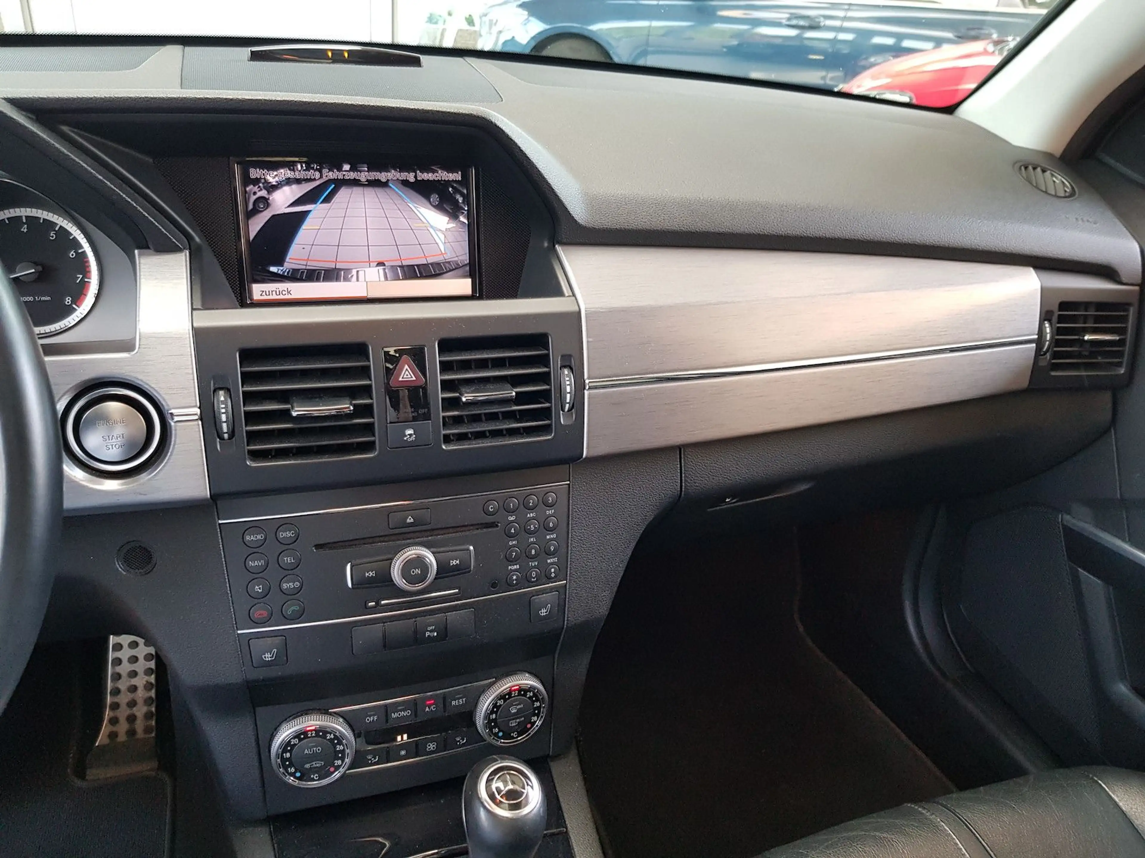 Mercedes-Benz GLK 300 PANO NAVI XENON KAMERA PTS MEMORY SHZ — photo 9