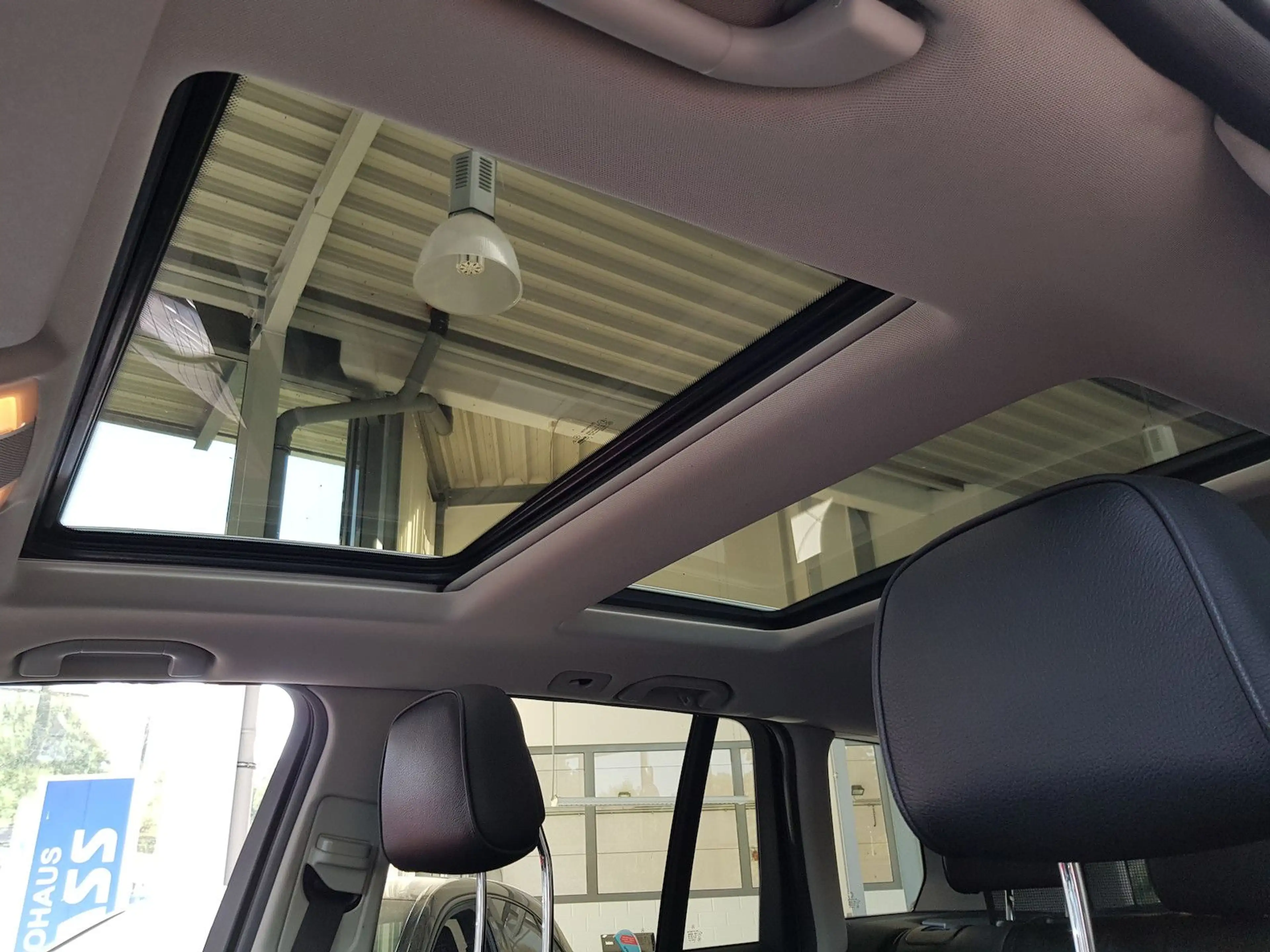 Mercedes-Benz GLK 300 PANO NAVI XENON KAMERA PTS MEMORY SHZ — photo 10