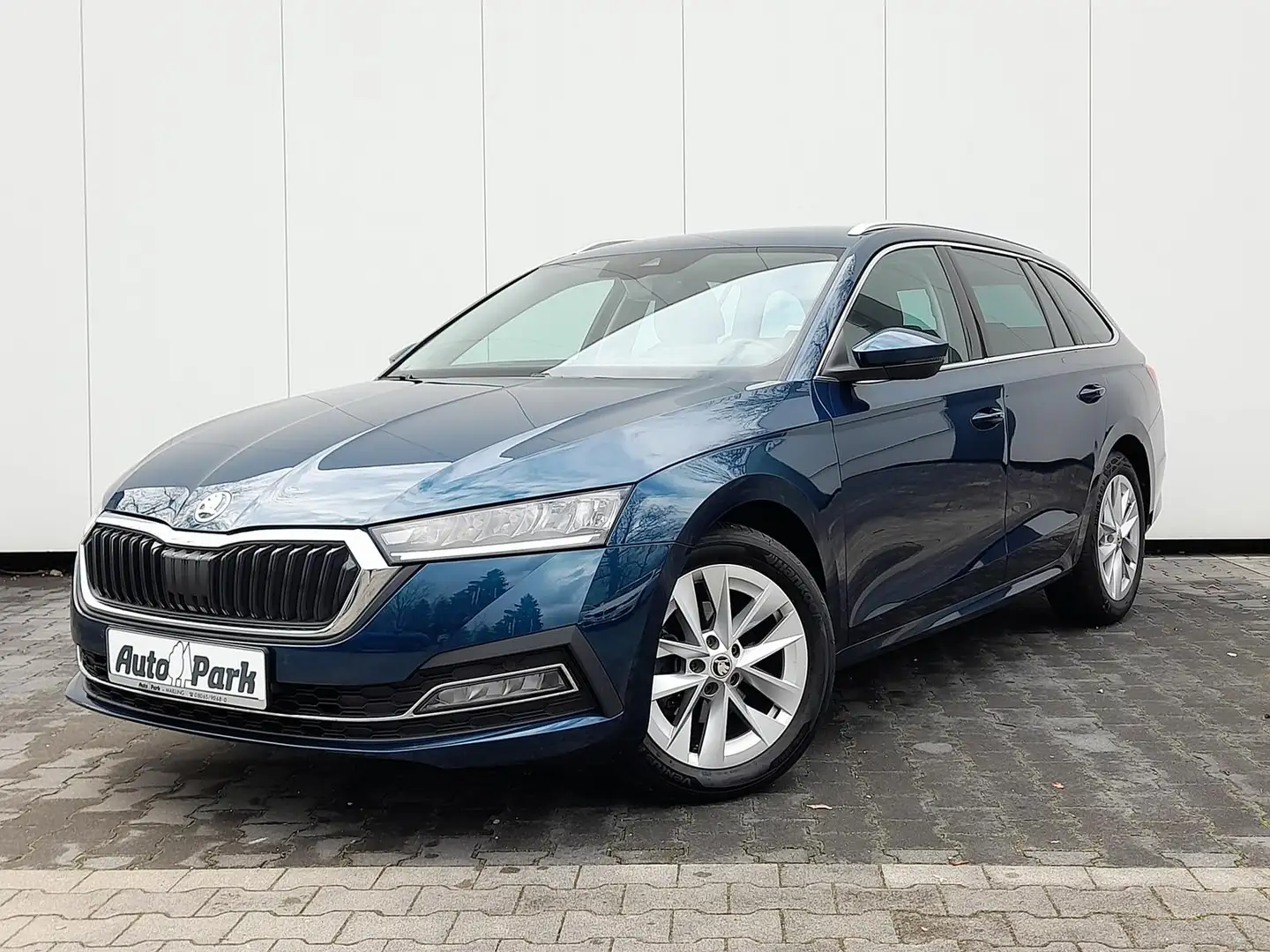 Skoda Octavia 2.0 TDI Aut. HuD~SHZ~NAVI~RFK~2xPDC~ACC Blau - 2