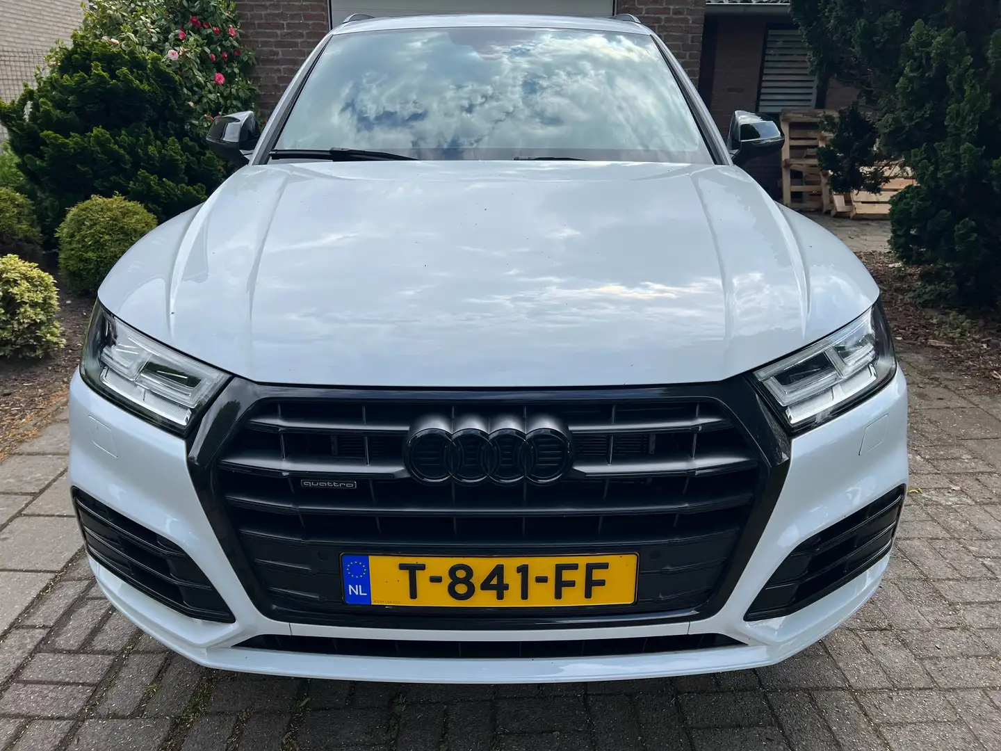 Audi Q5 S-Line Black Edition| Massage Stoelen |Panoramadak Wit - 1
