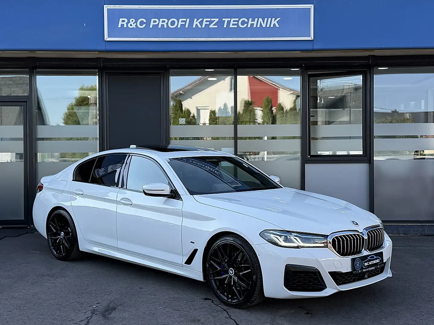 BMW Sonstige 5er 540 i Mild Hybrid/ACC/SHD/TWA/SOFTCLOSE/360... Weiß - 1