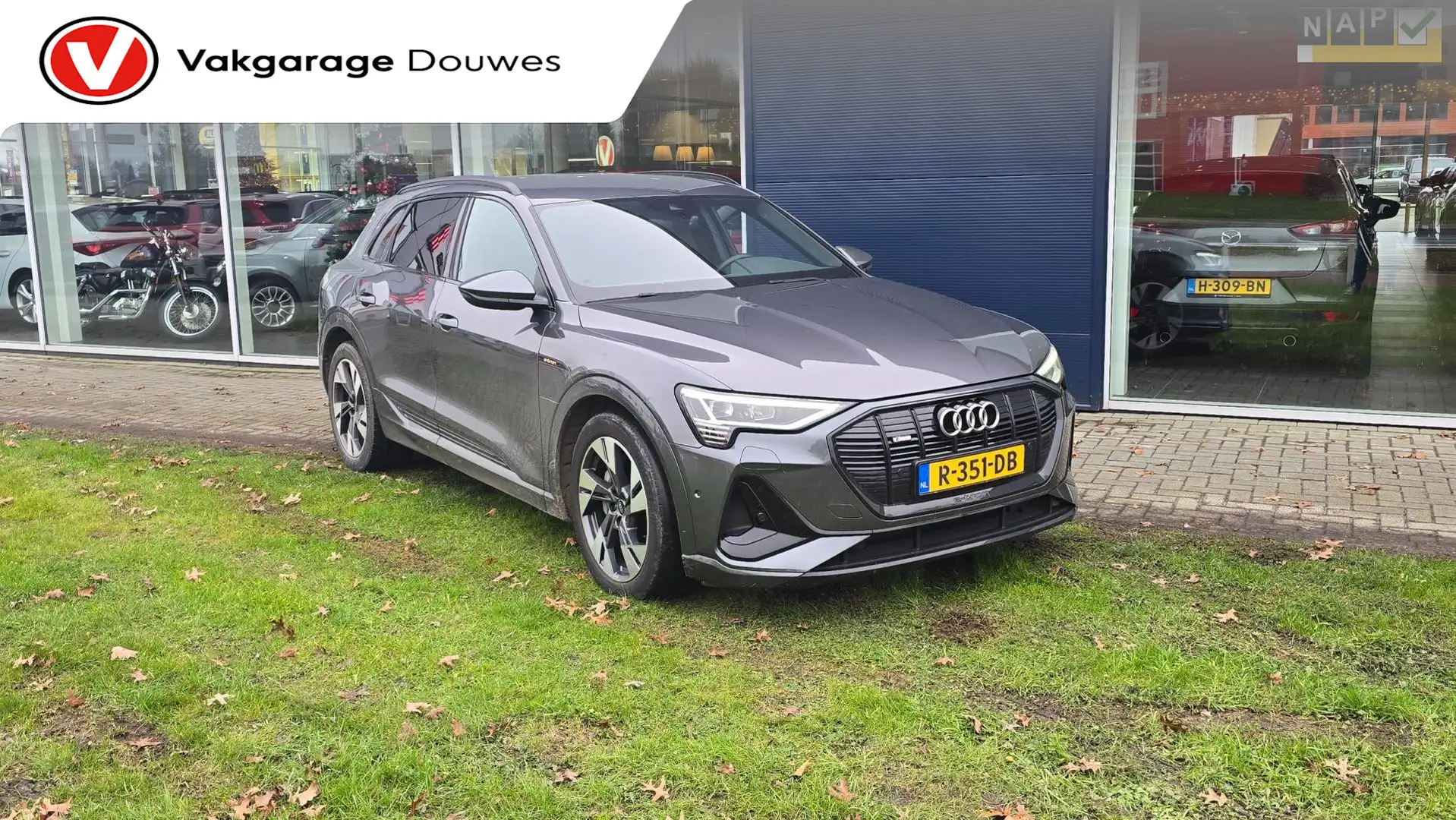 Audi e-tron 55 quattro S edition 95 kWh |NAP |1e eigenaar|ACC| Gris - 1