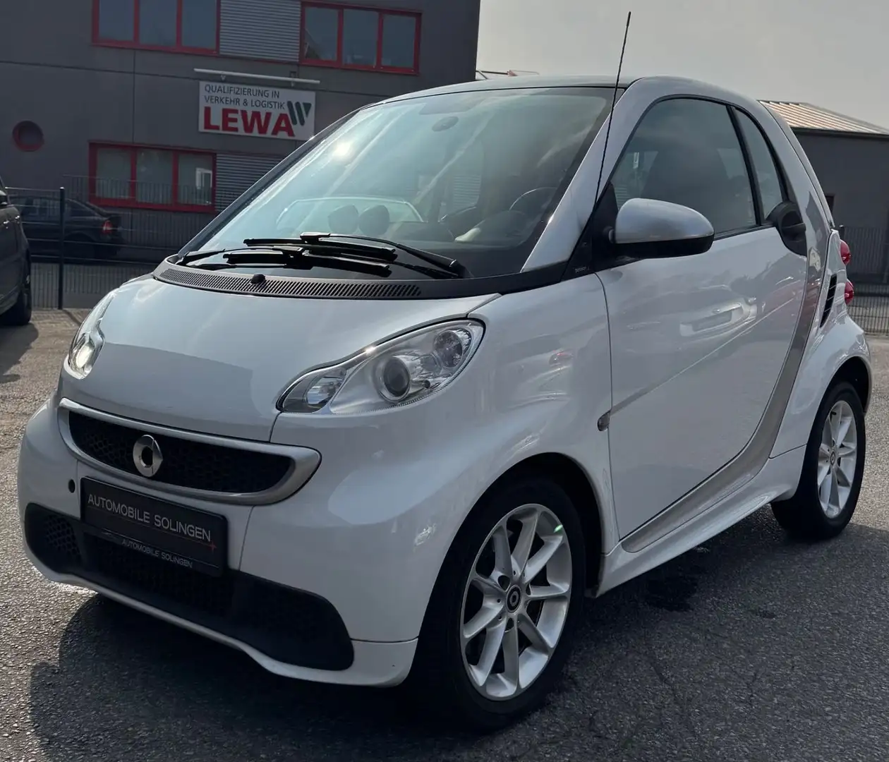 smart forTwo Coupe +KLIMA+ALLWETTER+SHZ+NAVI+LICHTSENS Blanc - 1