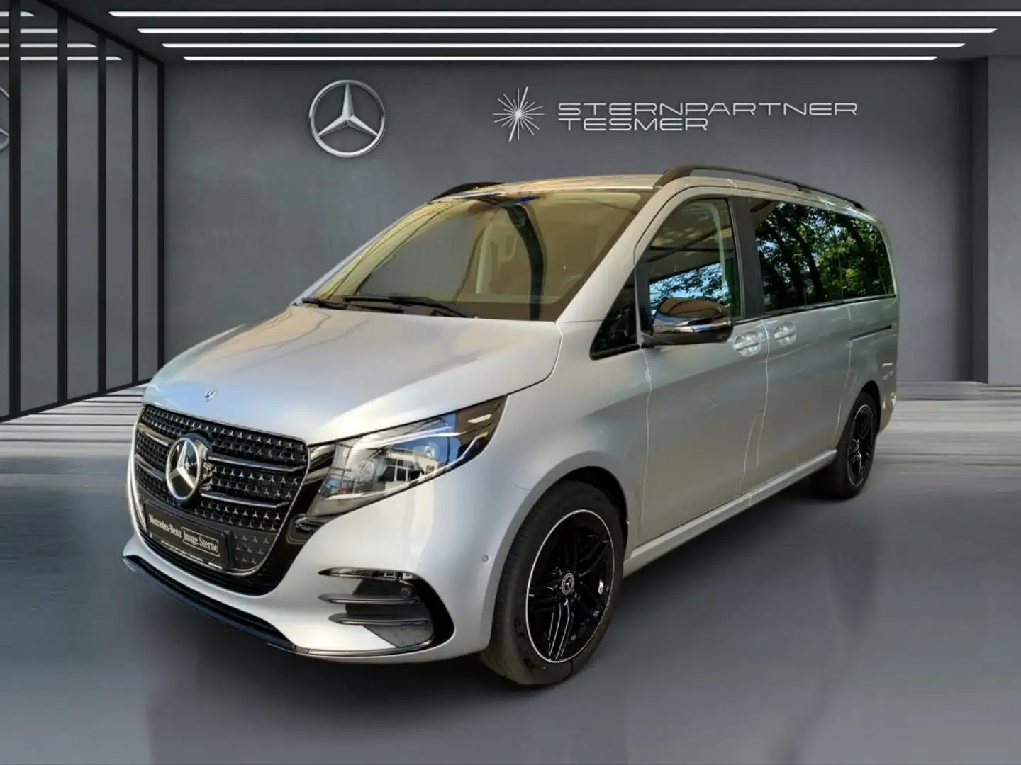 Mercedes-Benz V 300 d 4M AVANTGARDE, LANG - AMG NIGHT AIRMATIC Argento - 1