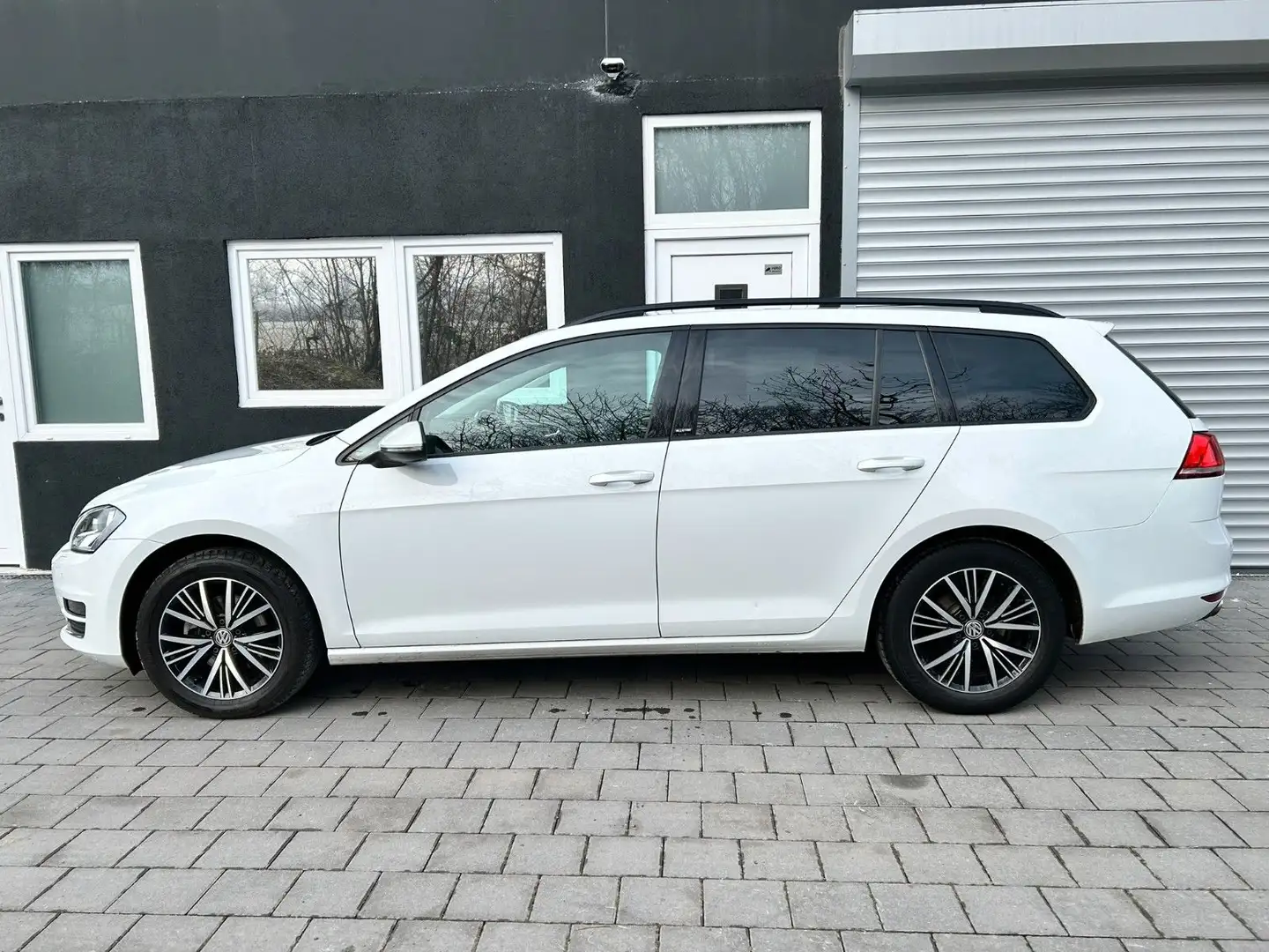 Volkswagen Golf VII Variant Allstar BMT/DSG/Bluetooth/Navi Weiß - 2