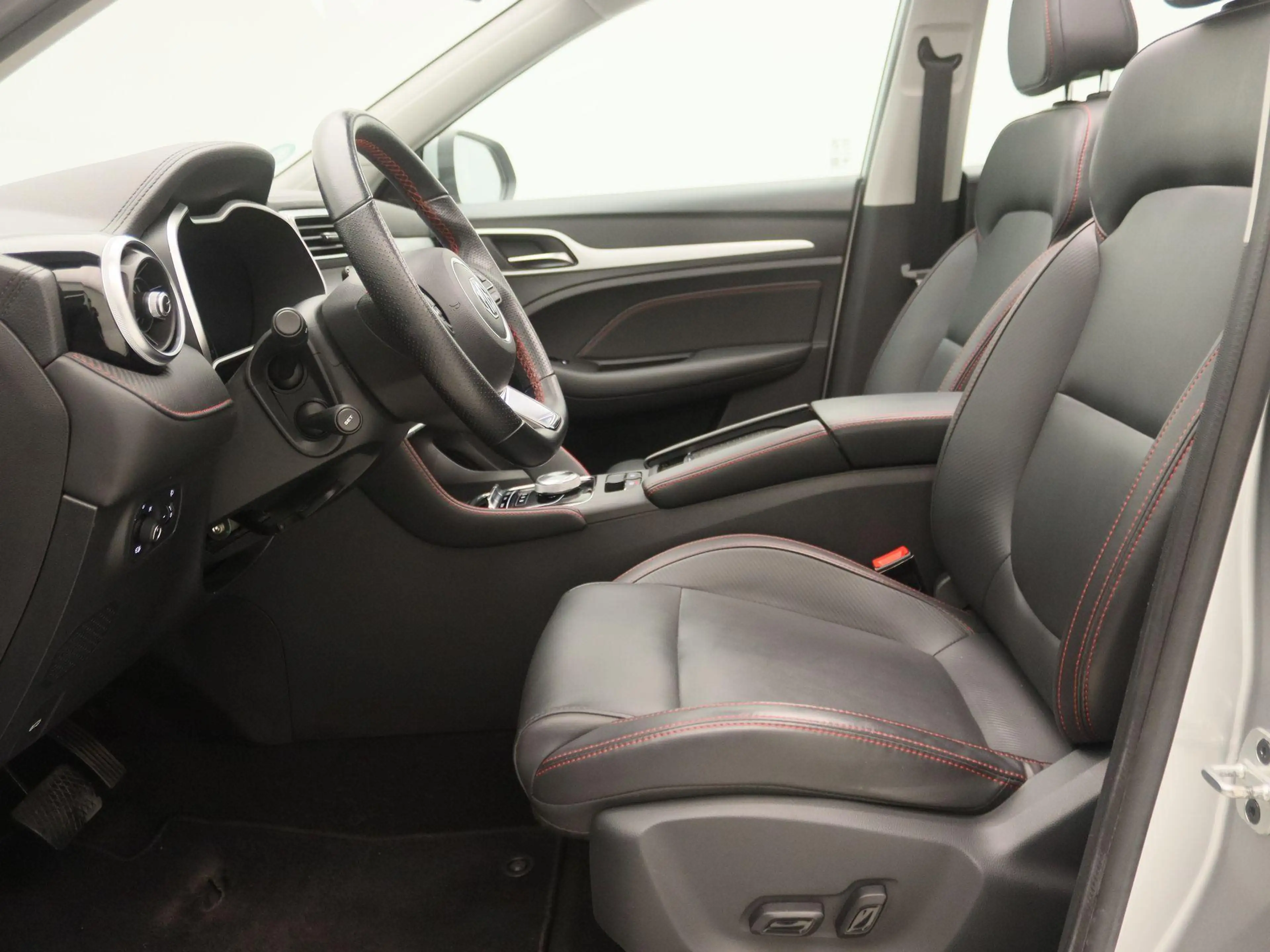 MG ZS MG EV EV Long Range Luxury 70 kWh | Apple Carplay/ — photo 11