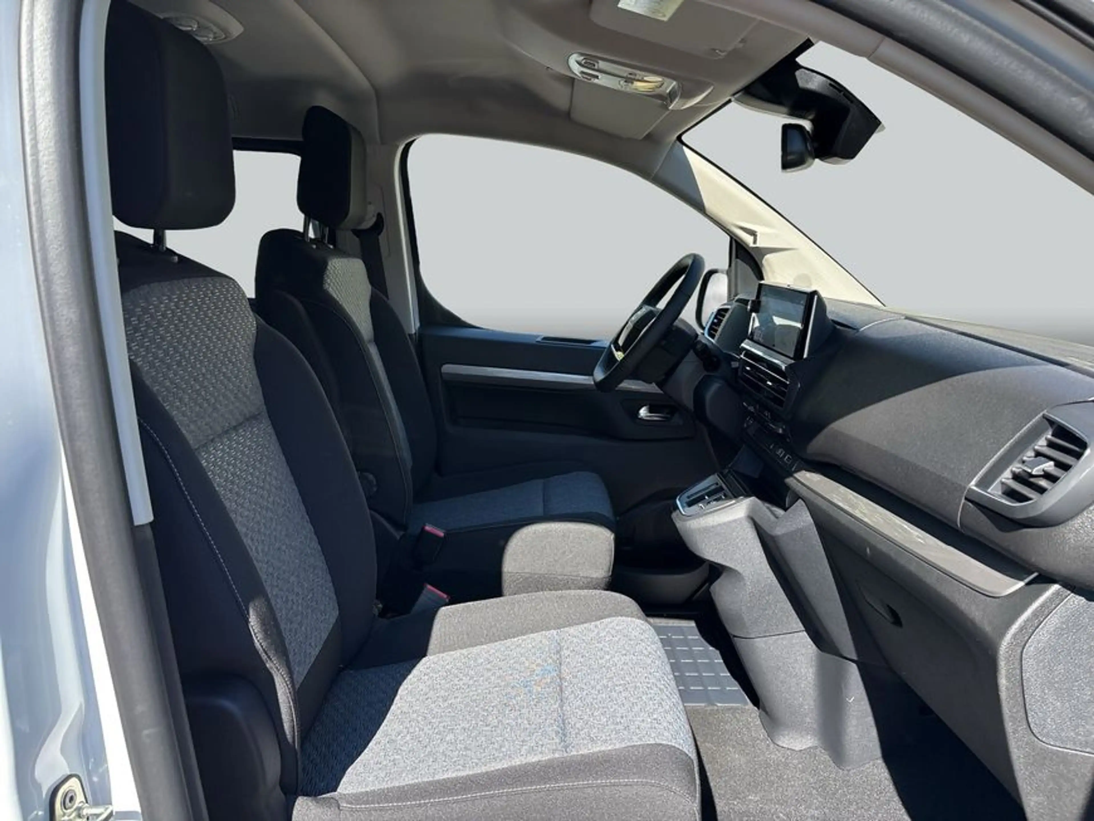 Toyota Proace Verso 2,2-l-D L1 Teamplayer Navi Kamera LED — photo 12
