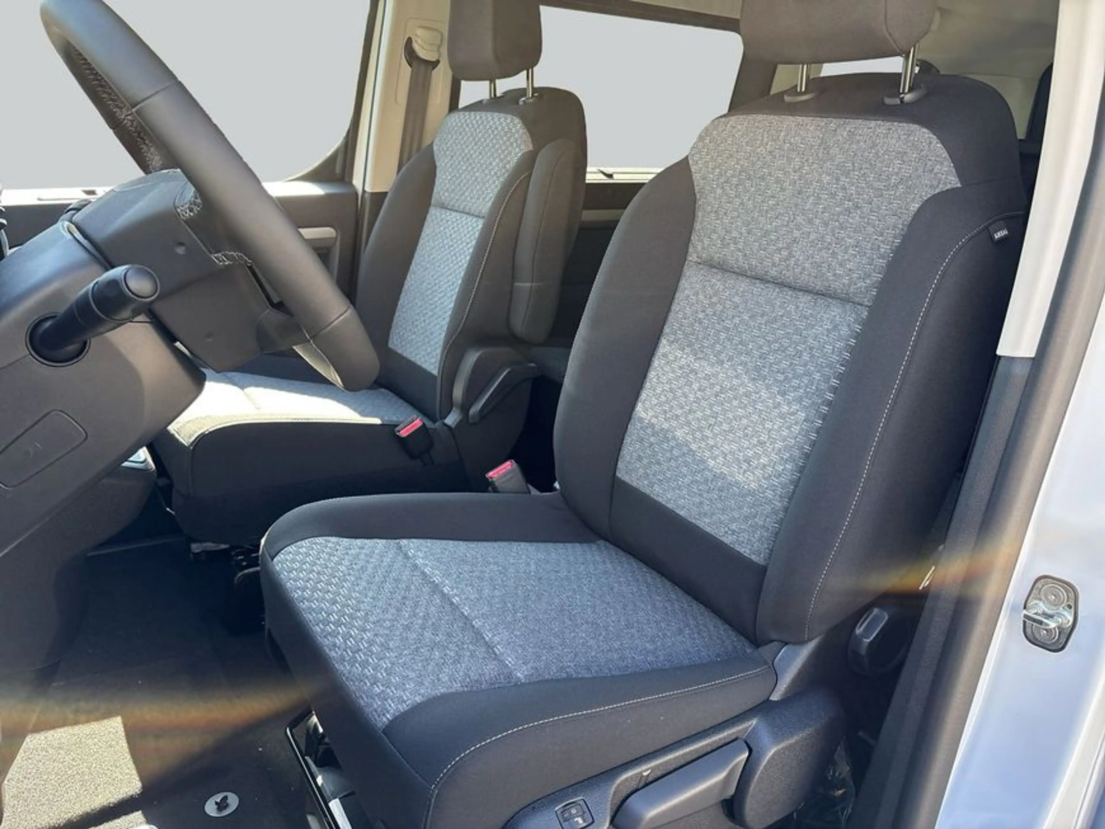 Toyota Proace Verso 2,2-l-D L1 Teamplayer Navi Kamera LED — photo 10