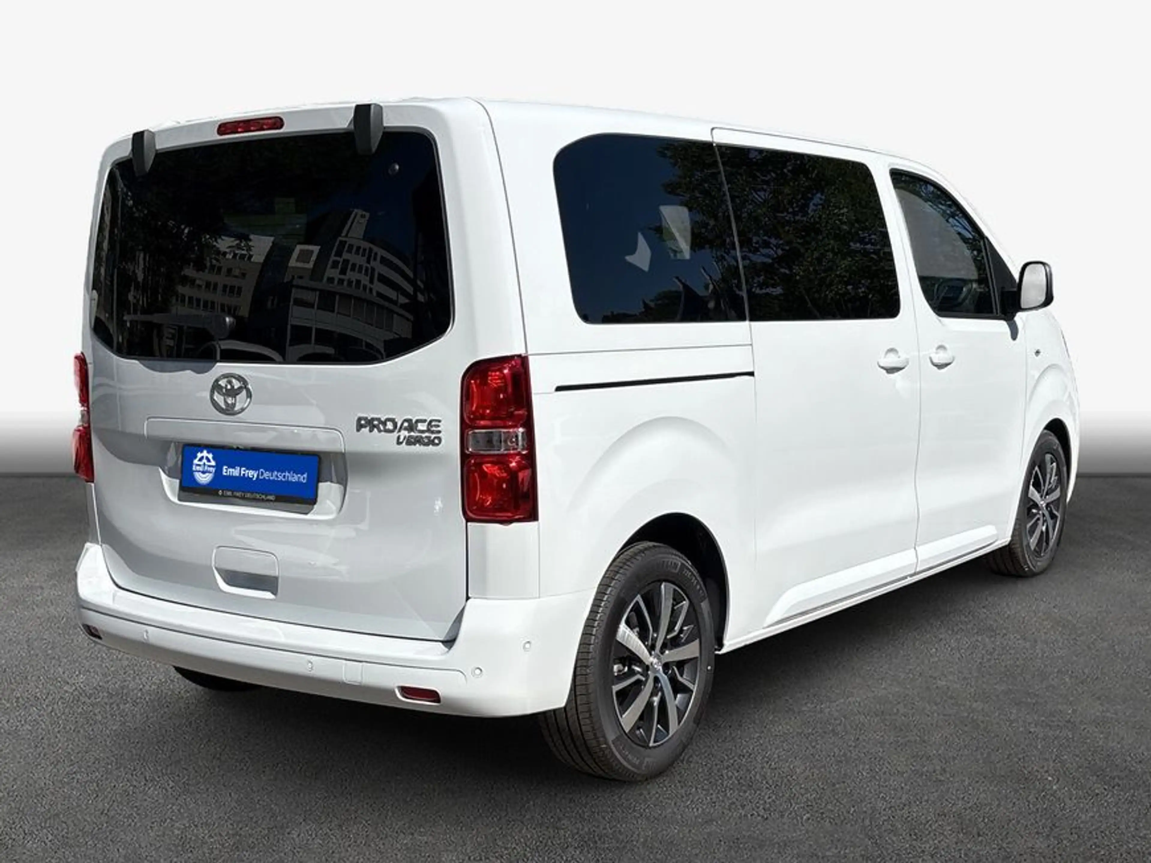 Toyota Proace Verso 2,2-l-D L1 Teamplayer Navi Kamera LED — photo 2