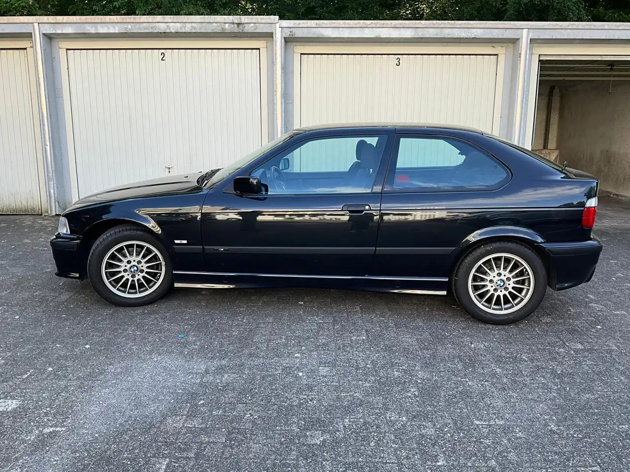 BMW 316i, foto 1
