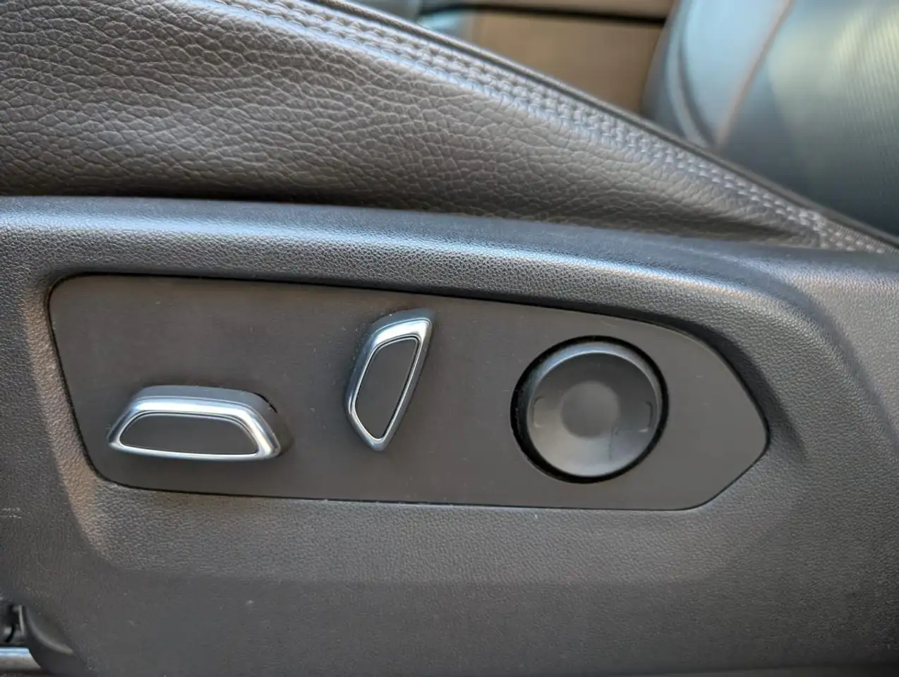 GMC Yukon снимка GMC Yukon