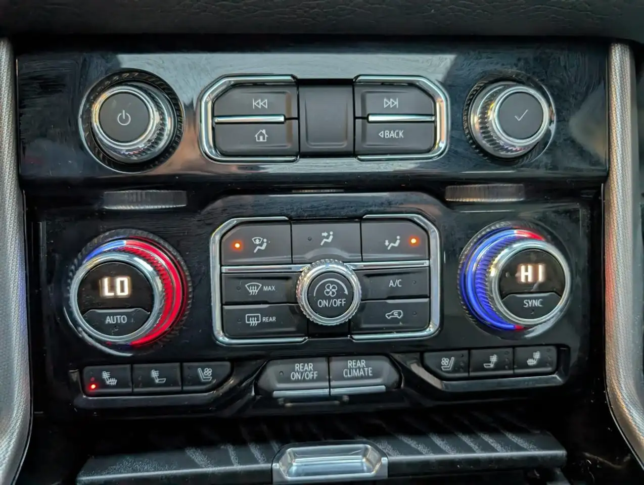 GMC Yukon снимка GMC Yukon