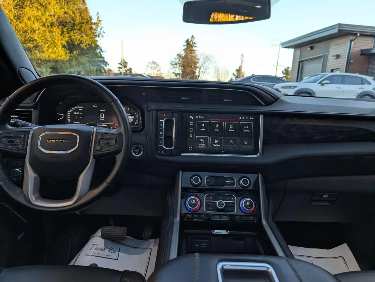 GMC Yukon снимка GMC Yukon