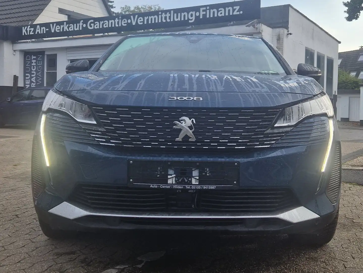 Peugeot 3008 Hybrid 225 Allure Blau - 1