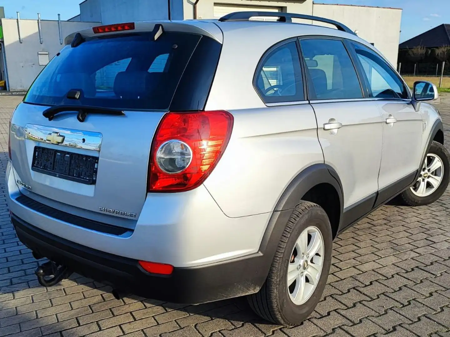 Chevrolet Captiva 2.4 2WD 7 Sitzer Gas LS Argintiu - 2