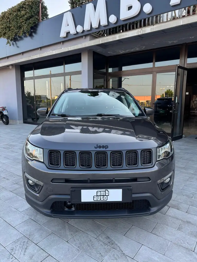 Jeep Compass Compass 1.6 mjt Night Eagle 2wd 120cv my19 Grijs - 2