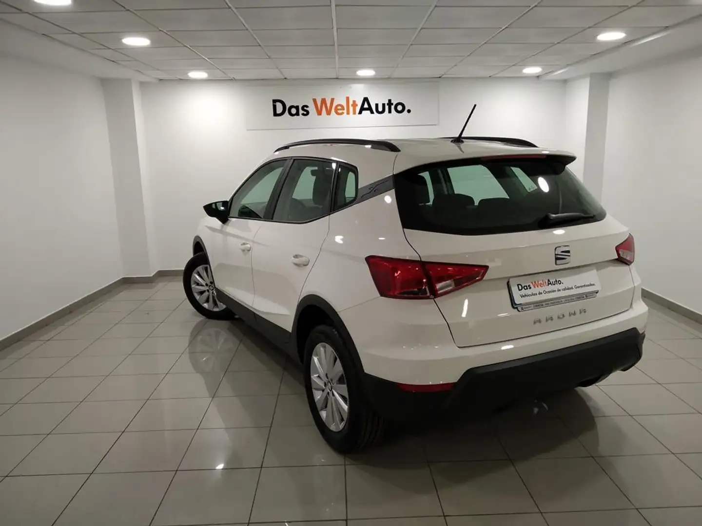SEAT Arona 1.6TDI CR S&S Reference Plus 95 Blanco - 2