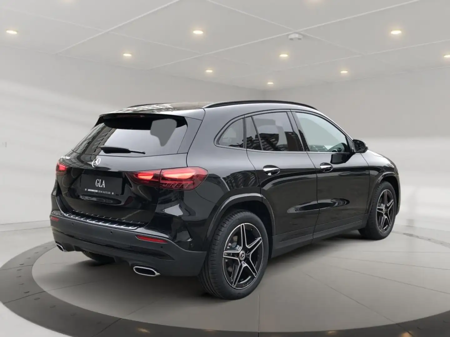 Mercedes-Benz GLA 200 +MBUX+AMG+Wide+Pano+AHK+SpurW+W-Paket+LM Schwarz - 2