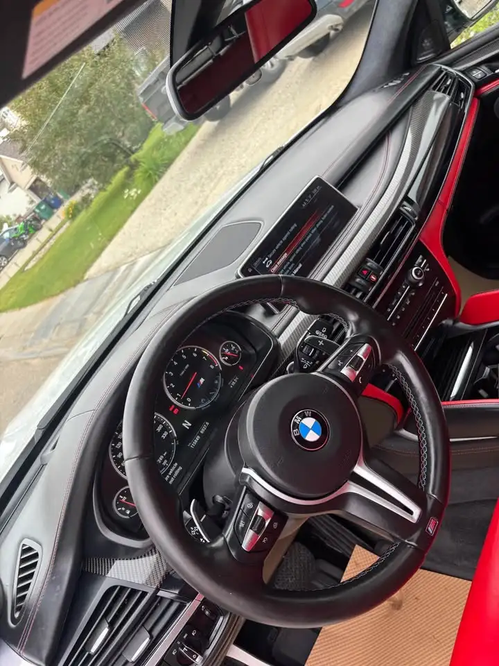 BMW X5 M снимка BMW X5 M