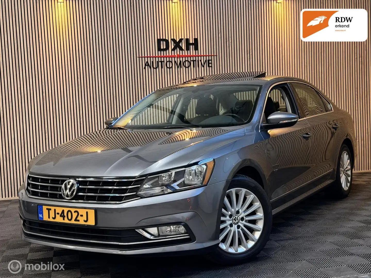 Volkswagen Passat SE LWB 1.8 TSI DSG 1eEIG CARPLAY ACC LEDER Gris - 1